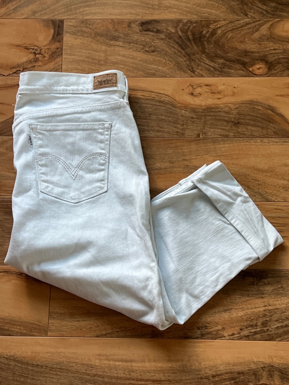 Levi’s 515 Women’s Capri Jeans Size 12 White Mid Rise Stretch Denim Summer